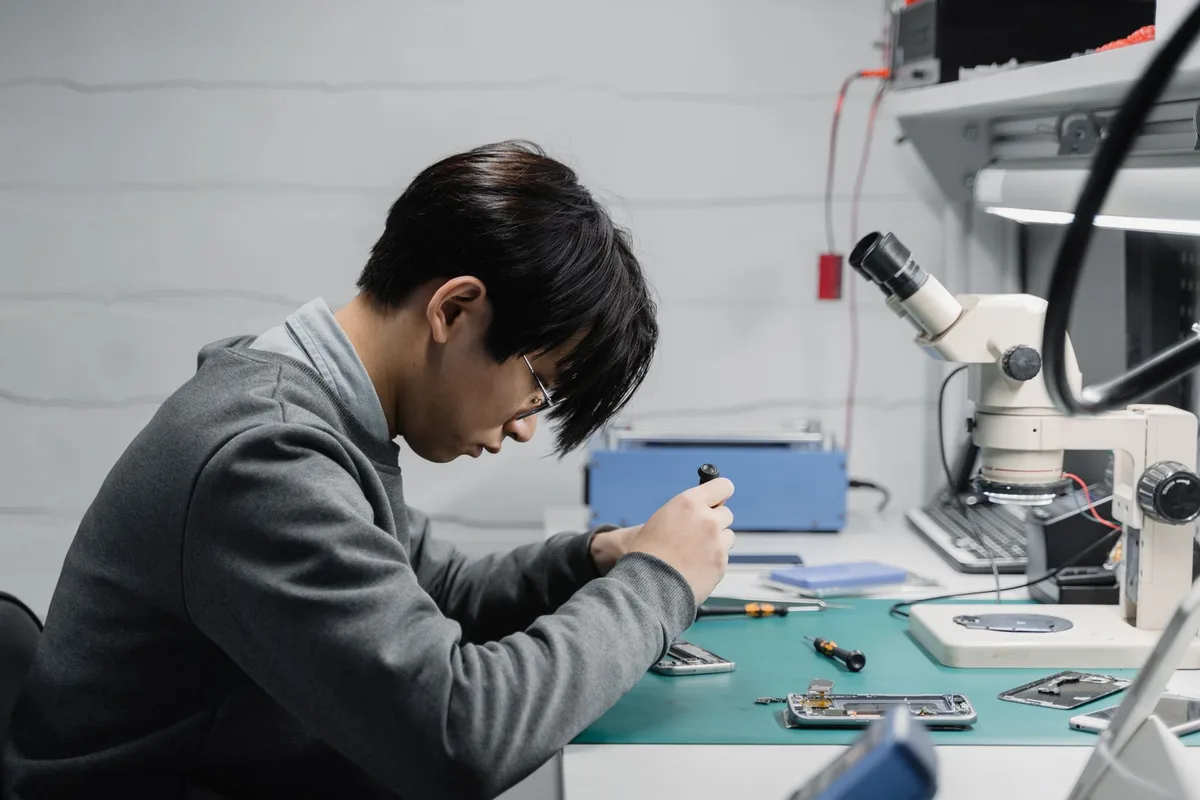 iPhone 11 ekran değişimi servis süreci